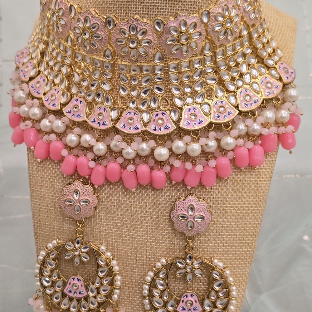 Kundan Choker Necklace Set with Tikka